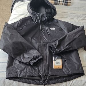 NWT Northface Womens Waterproof Windproof Jacket